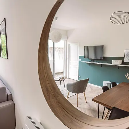 Henri Au Pied De La Cathedrale. Apartment Reims Exterior photo