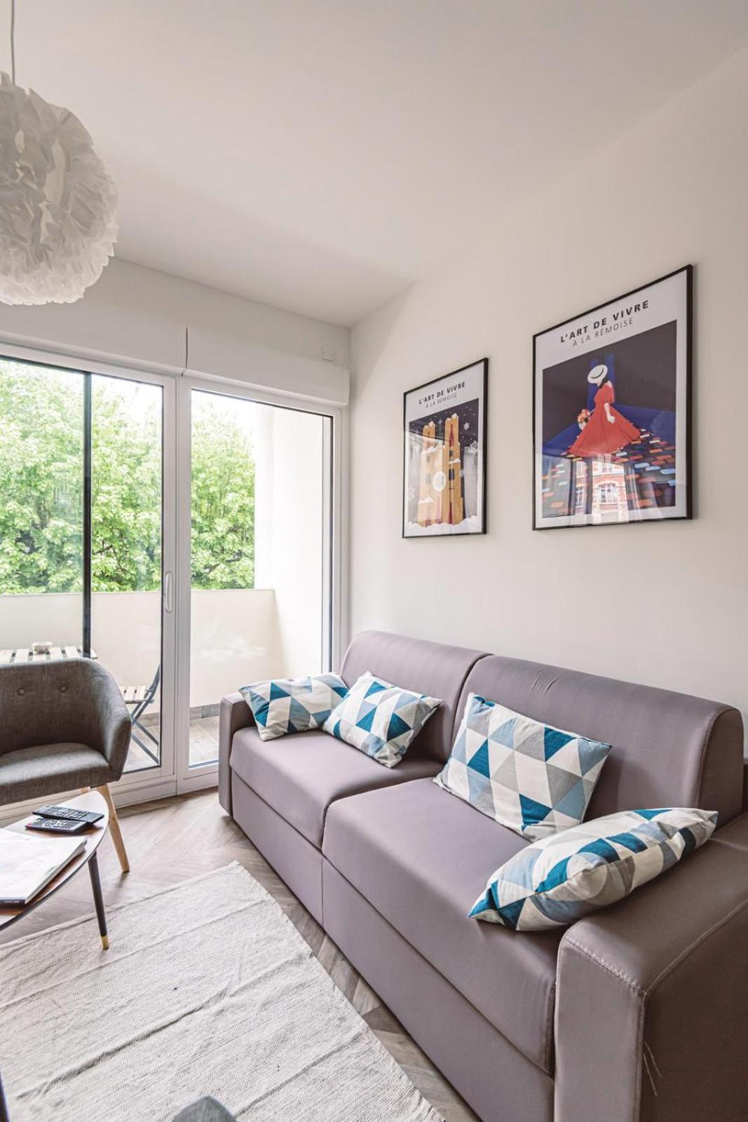 Henri Au Pied De La Cathedrale. Apartment *