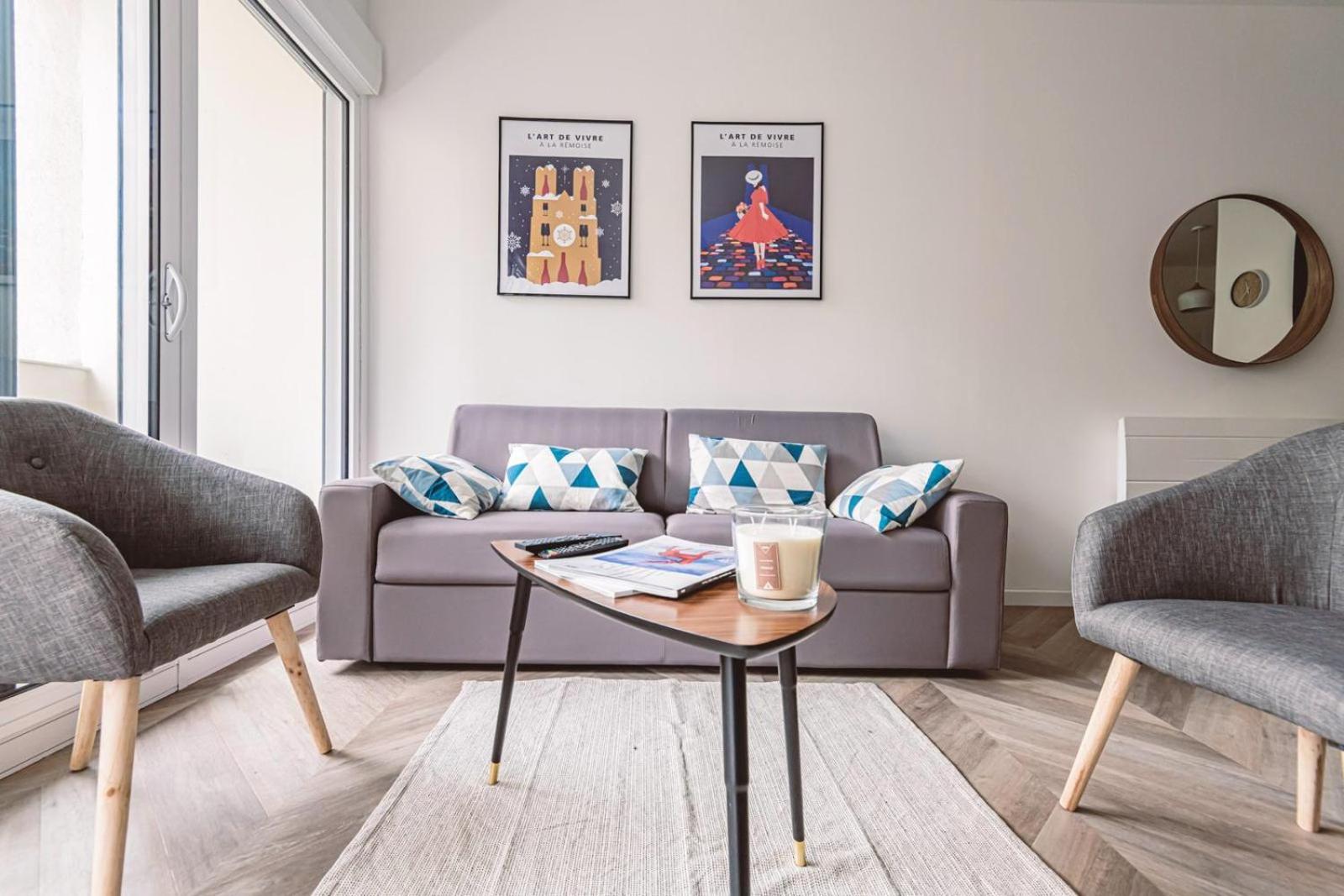 Henri Au Pied De La Cathedrale. Apartment